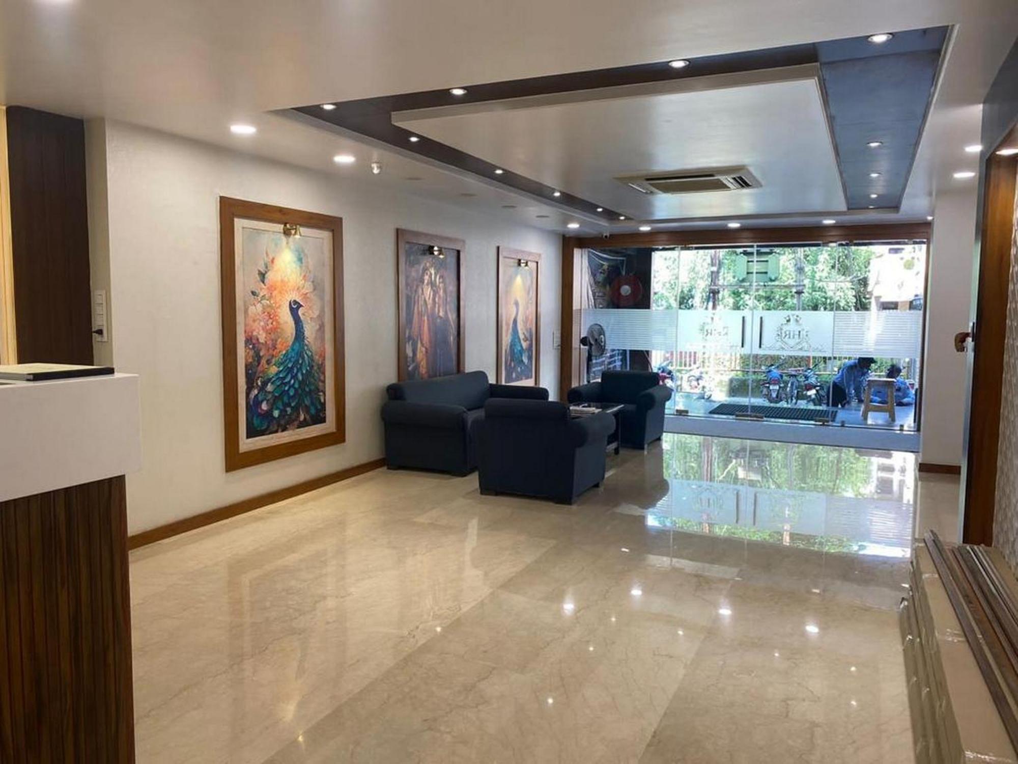 Hotel Eleven Heights Bhopál Kültér fotó