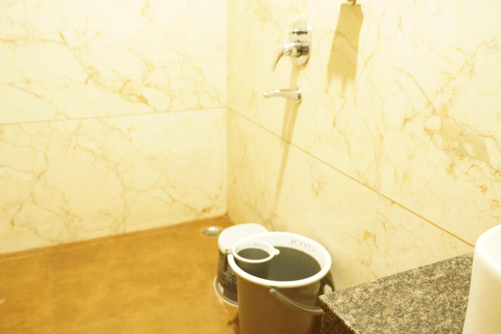 Hotel Eleven Heights Bhopál Kültér fotó