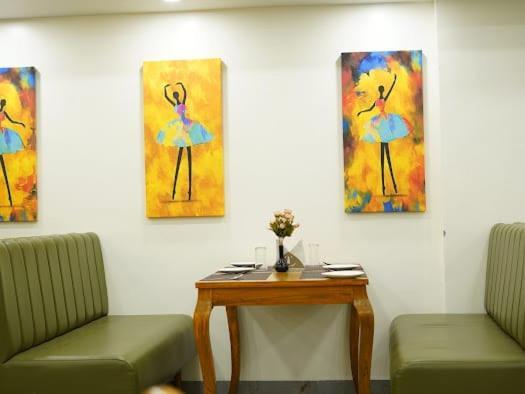Hotel Eleven Heights Bhopál Kültér fotó