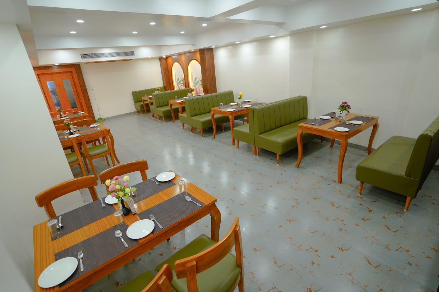 Hotel Eleven Heights Bhopál Kültér fotó